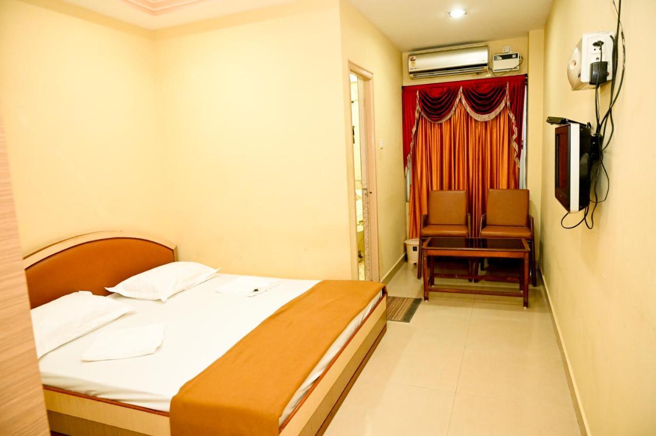Hotel S S Residency Padubidri Exterior foto
